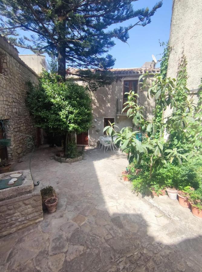 Appartement Cortile Via Sales 11 à Erice Extérieur photo